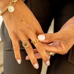 ICEEX 18k Gold El Paris Cartiar Love Ring -Iceex RAH02669 1000x 800x 9e26d9fe 4e82 4eb3 85b7 cb0765bc4fac