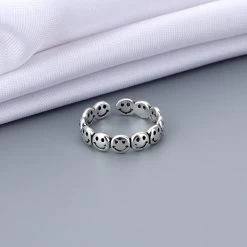 ICEEX Vintage Smiley Faces Ring 9 ICEEX Vintage Smiley Faces Ring -Iceex product image 1638141171